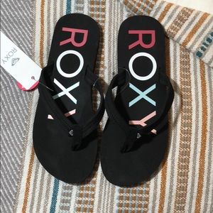 NWT Roxy flip-flops
